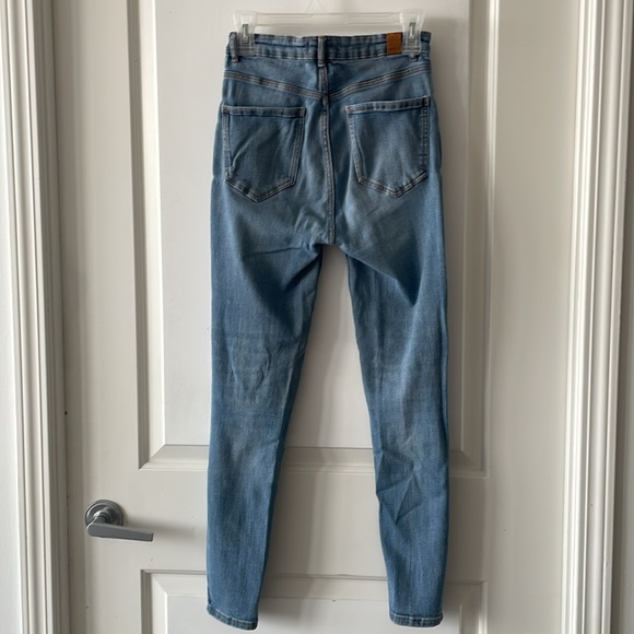 Zara TRF SIZE 26 denim light blue skinny jeans - Picture 3 of 4